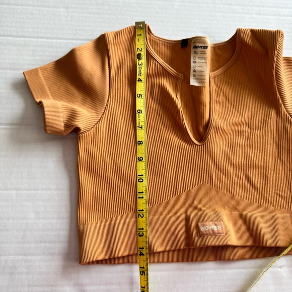 Bo+Tee Game On Ribbed Crop Top - Picture 10 of 10